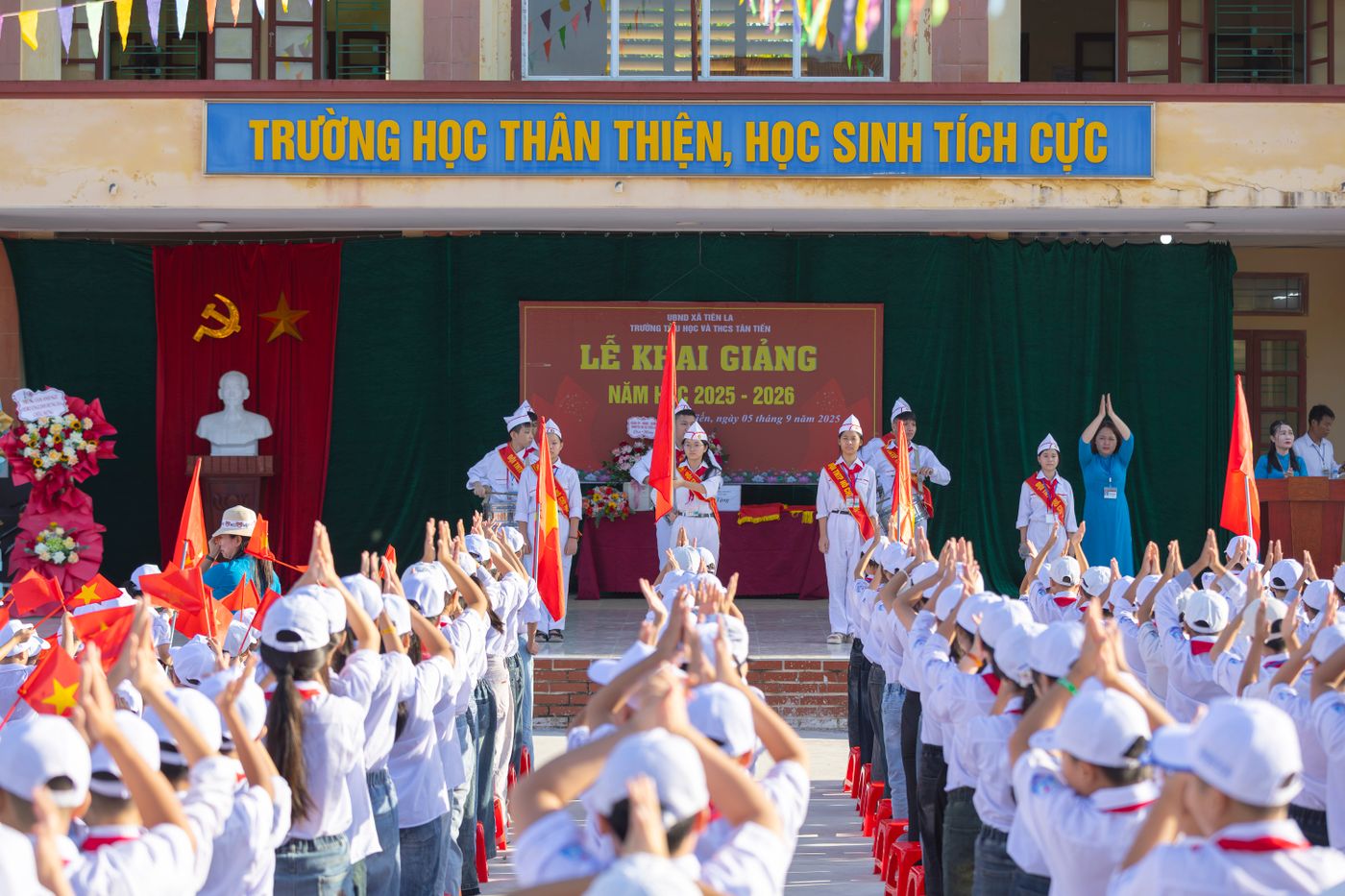 Lễ khai giảng của học sinh trường công